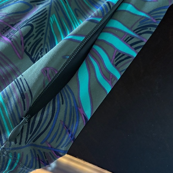 Title Nine Tropical Leaf Print Long Sleeve 3/4 Zip Rash-guard Sun Top - Picture 7 of 8